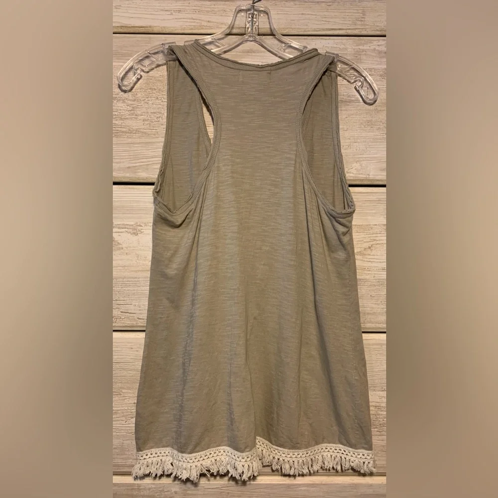 Z&L Tank w Fringe - Picture 2 of 3